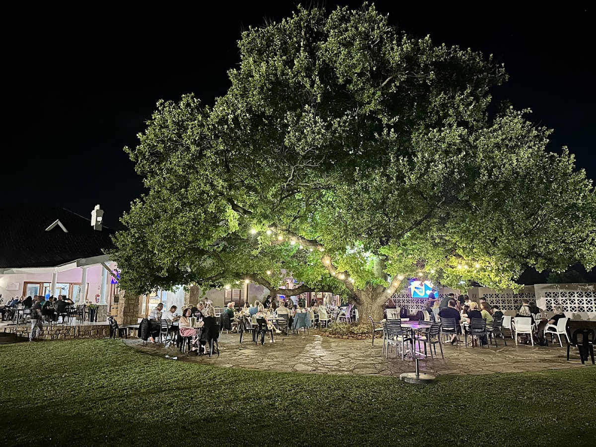 The Oaks Restaurant Coves Estate Photos 2